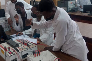 Picture of UON students at Electrical lab