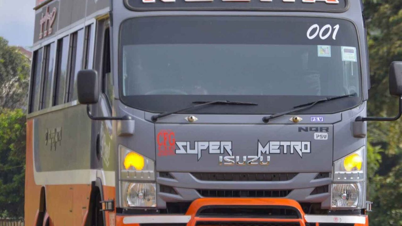How to Get Driver and Conductor Jobs at Super Metro: Salaries, Routes and Applications